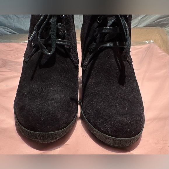 Prada Wedge Boot. Size 38 Black Suede - Picture 4 of 6